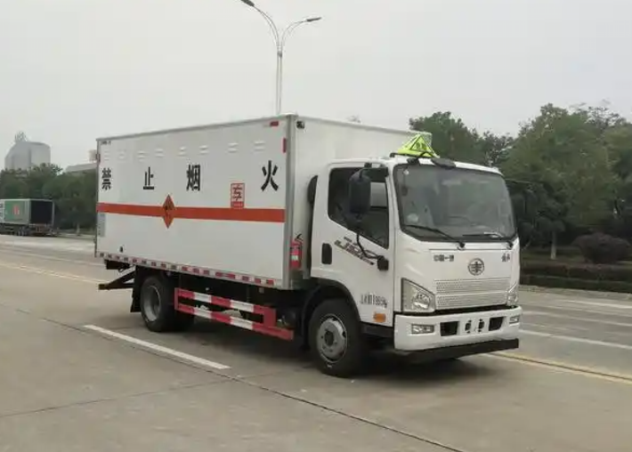 哈巴河爆破器材运输车可以上高速吗？